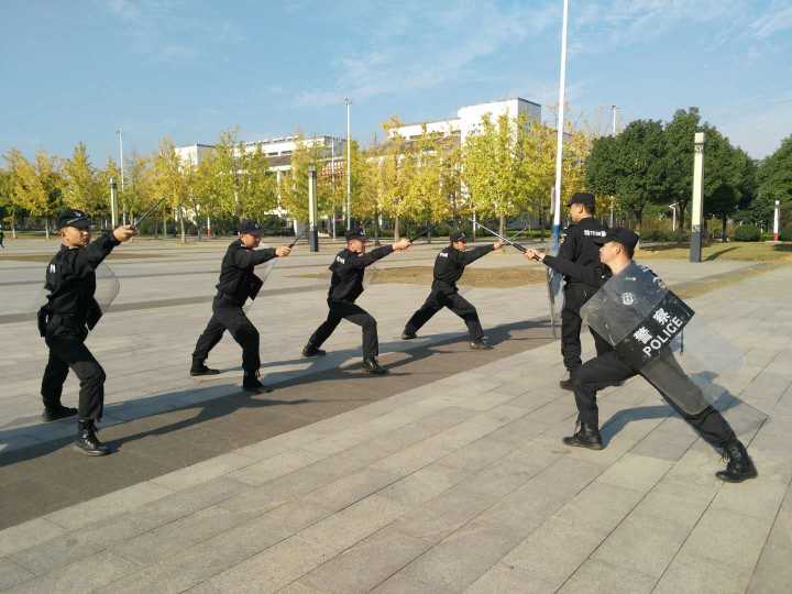 保卫办组织保安特勤进行擒拿格斗训练